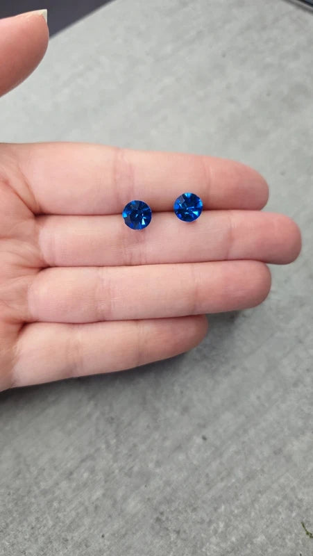 Boucle d'oreille vintage - neuf - pierre strass bleu facette brillante - elegante chic