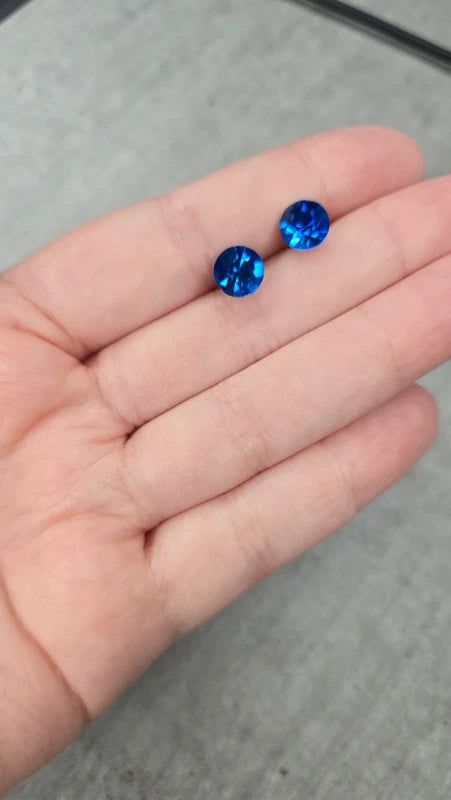 Boucle d'oreille vintage - neuf - pierre strass bleu facette brillante - elegante chic