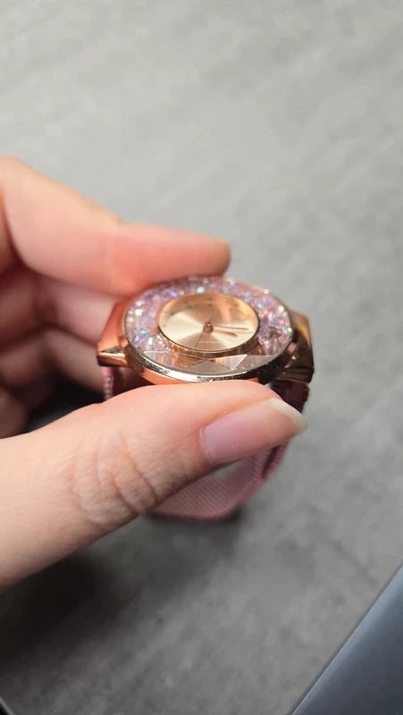 montre - neuf - or rose cristaux scintillant - cadran facetté - bracelet maille aimanté - inspiration luxe