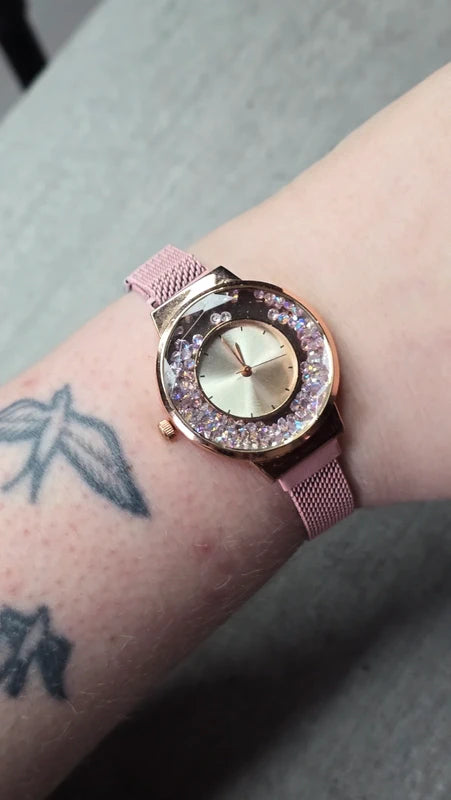 montre - neuf - or rose cristaux scintillant - cadran facetté - bracelet maille aimanté - inspiration luxe