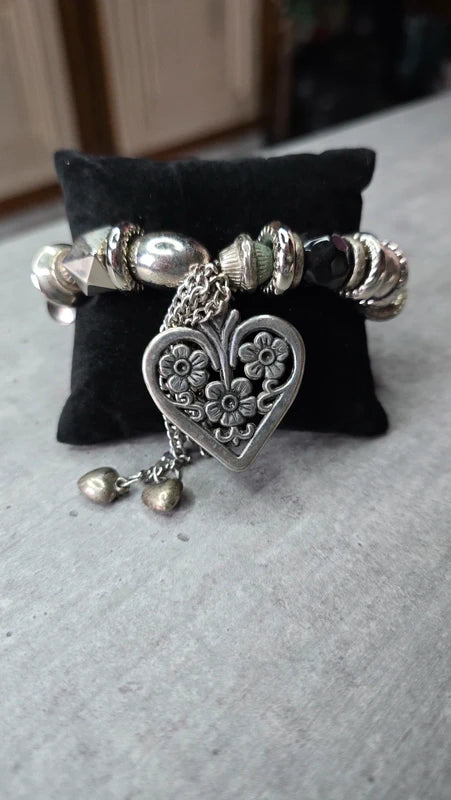 bracelet vintage - breloque charms pampilles perles coeur - travaillé original - élastique - argenté noir