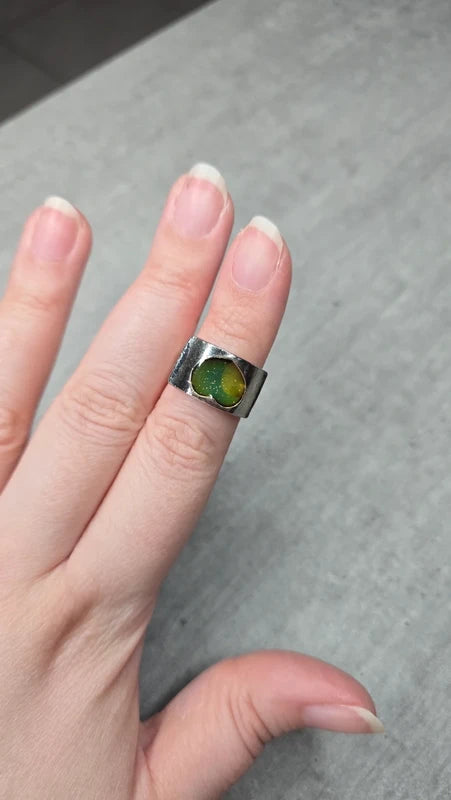 bague vintage mood ring - change de couleur en fonction de l'humeur - forme coeur - ajustable