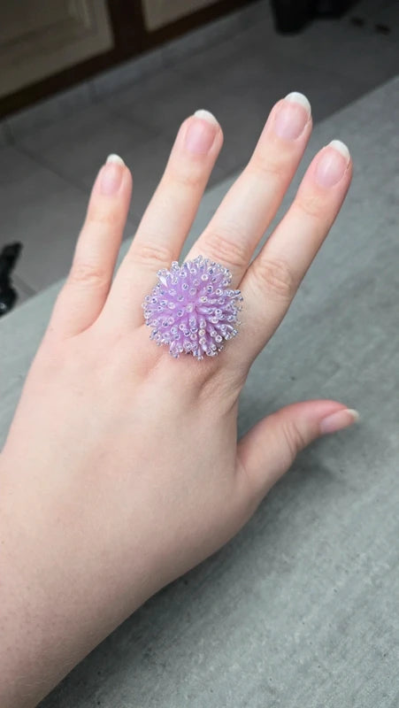 bague vintage - neuf - perles violette parme lila ou marron - volume relief - ajustable - originale - effet fleurs pompon