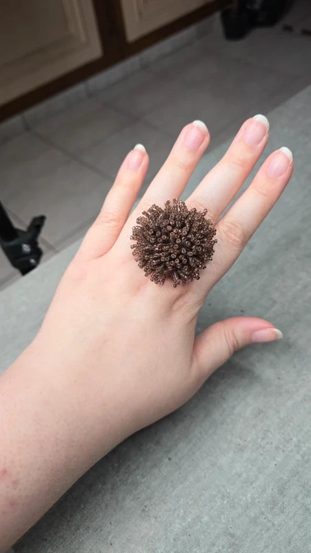 bague vintage - neuf - perles violette parme lila ou marron - volume relief - ajustable - originale - effet fleurs pompon