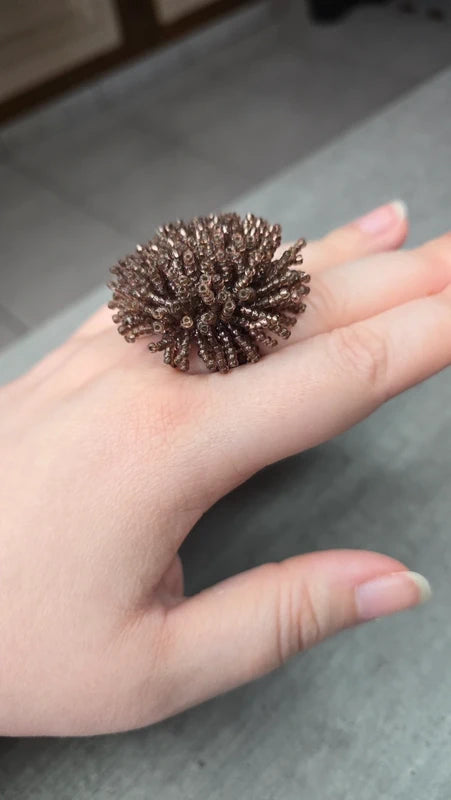 bague vintage - neuf - perles violette parme lila ou marron - volume relief - ajustable - originale - effet fleurs pompon