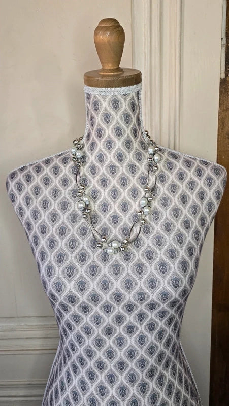 collier sautoir vintage - neuf - perles facettes argentées perles blanches nacrées design argentés - articulé