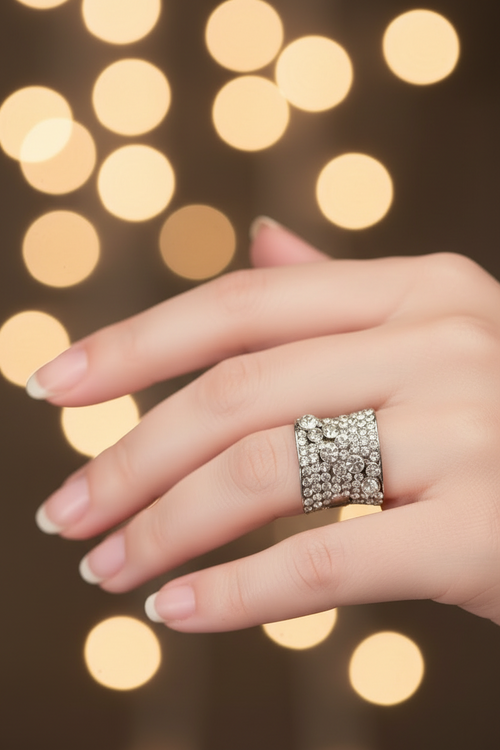 bague vintage - neuf - carré relief strass effet pavé brillant xxl - argenté - ajustable