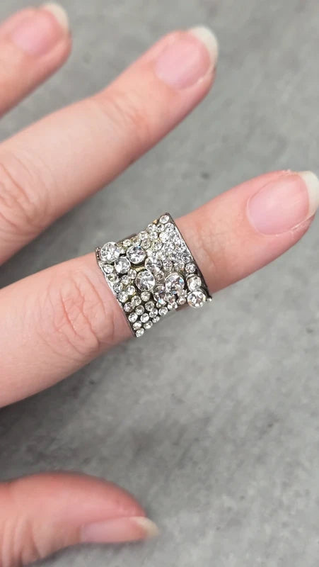 bague vintage - neuf - carré relief strass effet pavé brillant xxl - argenté - ajustable