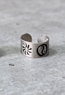 faux piercing oreille ear cuffs - neuf - acier inoxydable argenté mate - motif noir - ajustable - homme femme