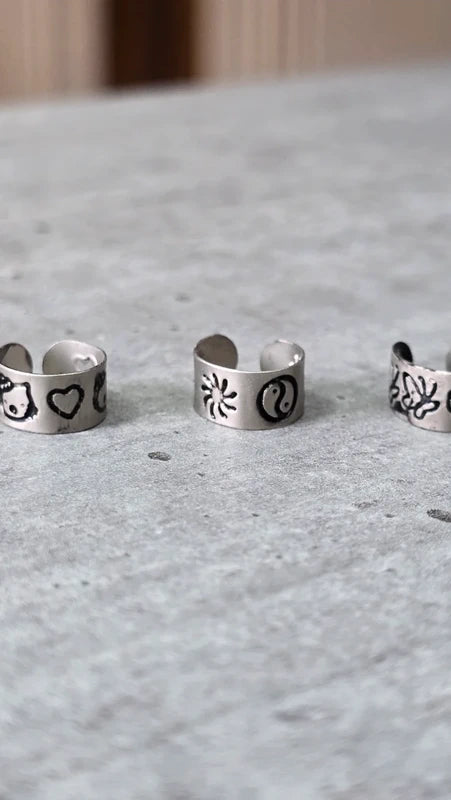 faux piercing oreille ear cuffs - neuf - acier inoxydable argenté mate - motif noir - ajustable - homme femme