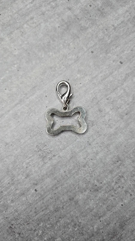 Pendentif charms porte clé mousqueton - os chien - strass argenté - accessoire sac collier porte clé