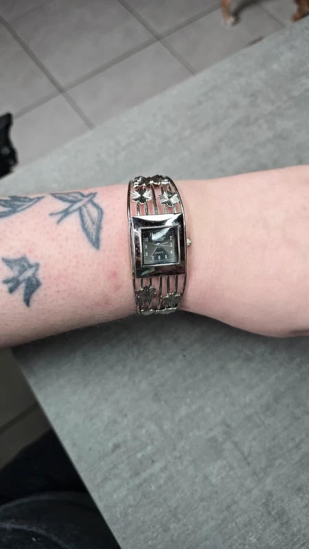 montre vintage - argenté - ajustable - papillon fleurs sur le bracelet - chic tendance élégant légère