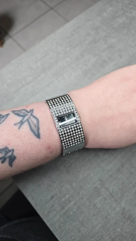 montre vintage - strass brillant - argenté - style bijou élégant chic glamour - effet bracelet manchette