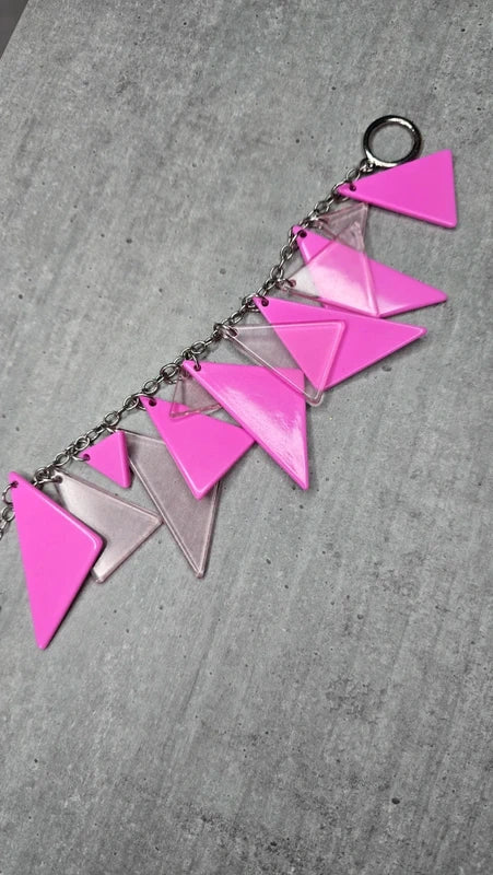 bracelet vintage - rose fuchsia flashy - triangles - acier inoxydable - y2k tendance rétro pendentif