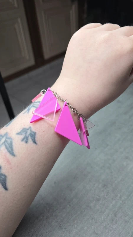 bracelet vintage - rose fuchsia flashy - triangles - acier inoxydable - y2k tendance rétro pendentif