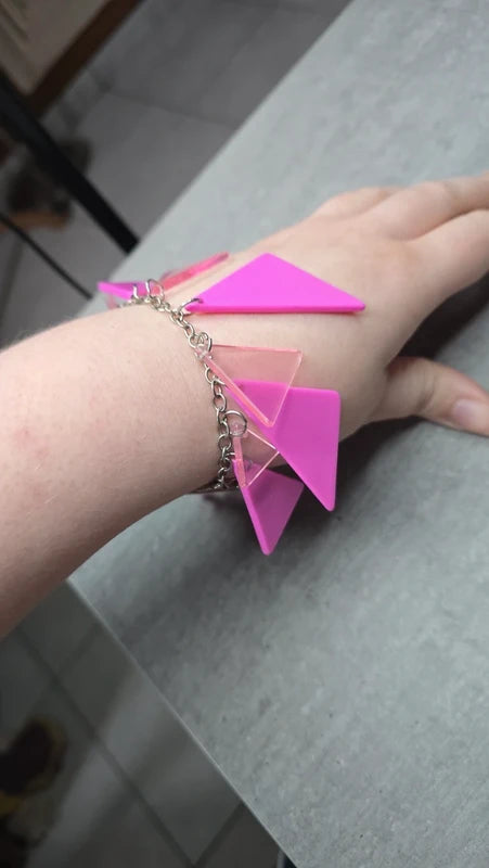 bracelet vintage - rose fuchsia flashy - triangles - acier inoxydable - y2k tendance rétro pendentif