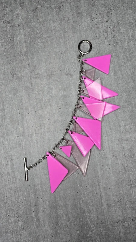 bracelet vintage - rose fuchsia flashy - triangles - acier inoxydable - y2k tendance rétro pendentif