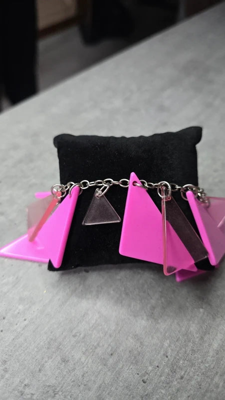 bracelet vintage - rose fuchsia flashy - triangles - acier inoxydable - y2k tendance rétro pendentif
