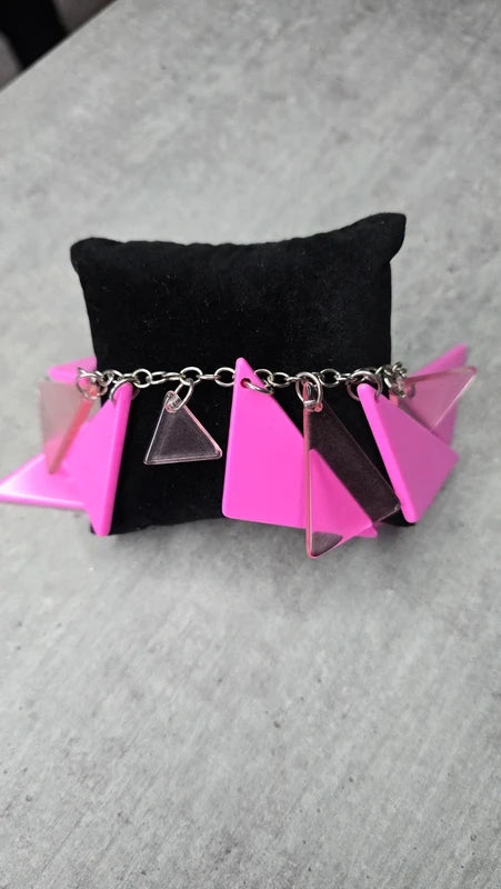 bracelet vintage - rose fuchsia flashy - triangles - acier inoxydable - y2k tendance rétro pendentif