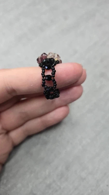 bague fait main - vintage - perles - motif à fleurs noir prune violet rose translucide - volume - chic tendance
