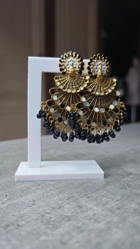 boucles d'oreilles vintage - neuf - perles - effet éventail - fleurs doré noir gris blanc - longue pendante