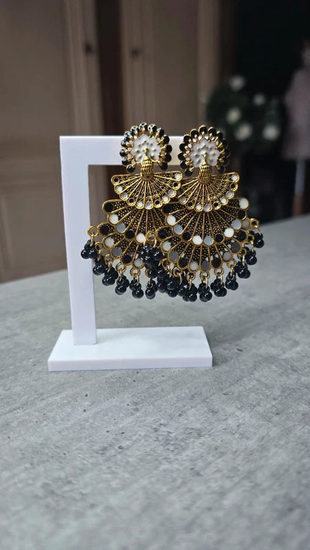 boucles d'oreilles vintage - neuf - perles - effet éventail - fleurs doré noir gris blanc - longue pendante