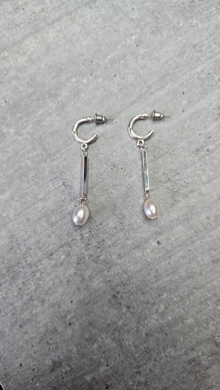 boucles d'oreilles neuf - argenté perle blanche nacrée - pendante légère chic