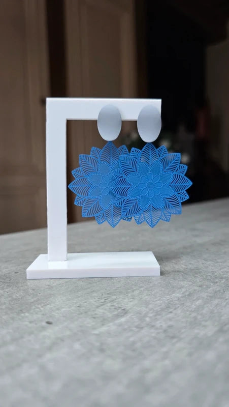 Boucles d'oreilles - neuf - bleu gris bleu - mandala relief fleurs - chic tendance - légère