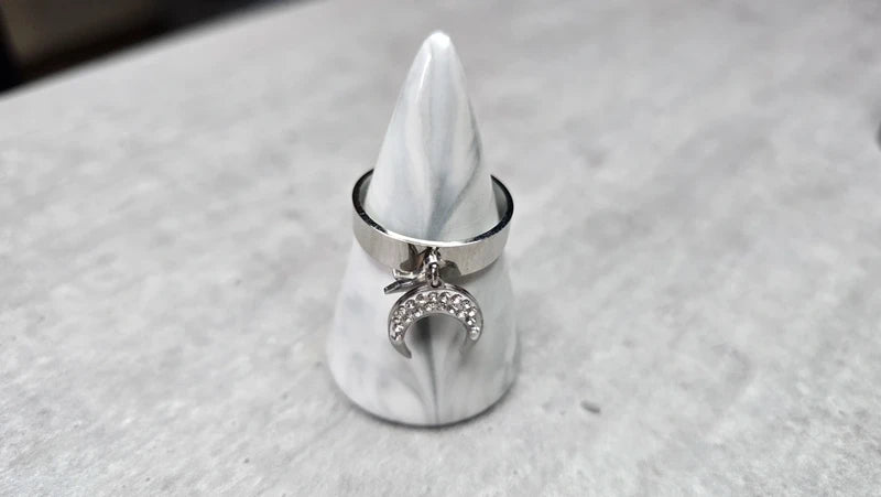 Bague anneau neuf - argenté strass - charms breloques lune étoile - taille ajustable - tendance - acier