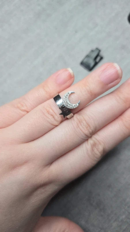 Bague anneau neuf - argenté strass - charms breloques lune étoile - taille ajustable - tendance - acier
