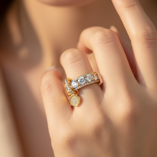 bague - doré - style luxe - strass brillant pampille charms breloque pendentif rond scintillant - chic
