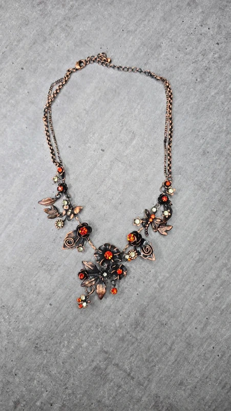 collier vintage - laiton - pendentif fleurs rose pierres strass orange - baroque chic
