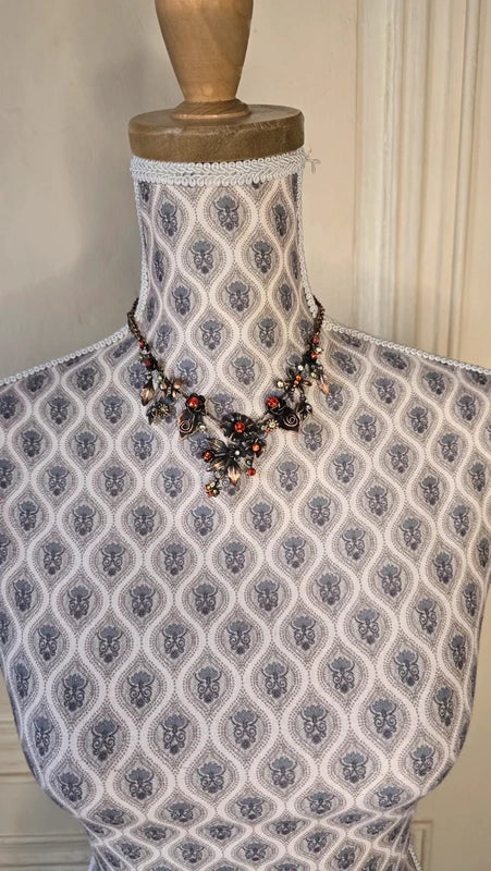 collier vintage - laiton - pendentif fleurs rose pierres strass orange - baroque chic
