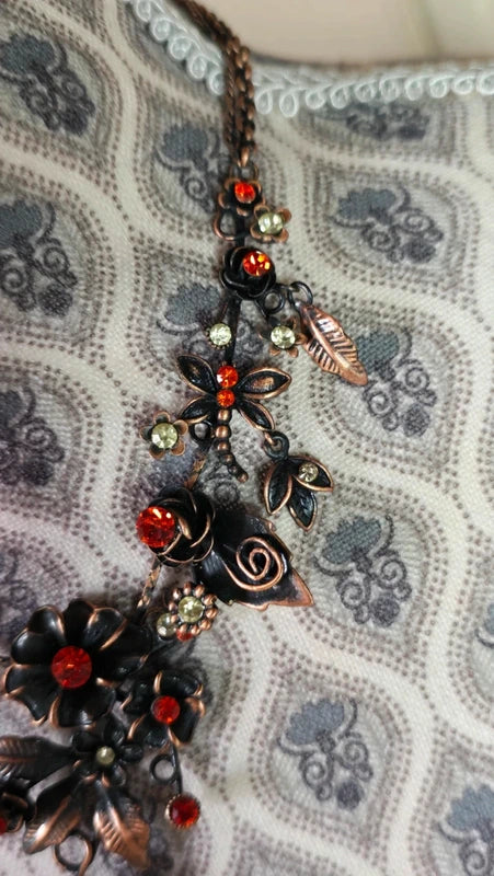 collier vintage - laiton - pendentif fleurs rose pierres strass orange - baroque chic