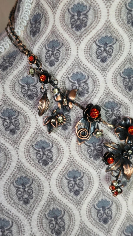 collier vintage - laiton - pendentif fleurs rose pierres strass orange - baroque chic