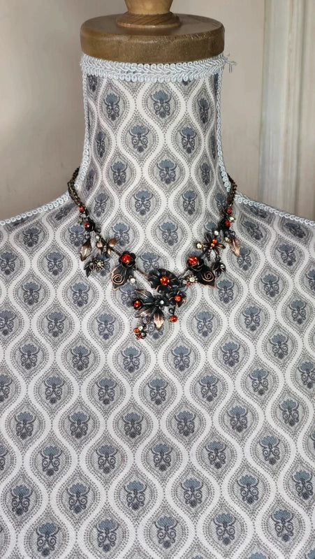 collier vintage - laiton - pendentif fleurs rose pierres strass orange - baroque chic