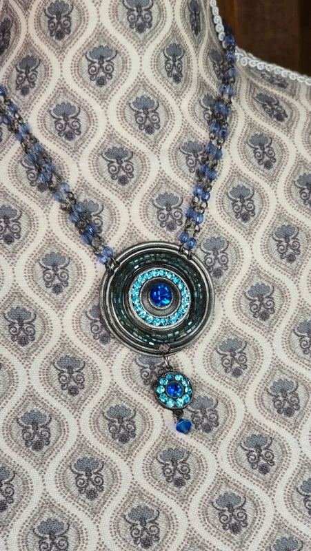 collier vintage - neuf - chaine perles bleu translucide - pendentifs ronds strass brillants bleu turquoise - chic élégant