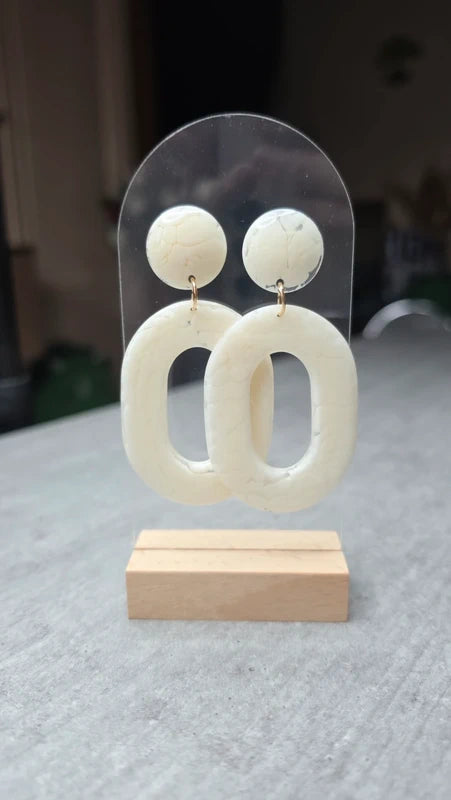 boucles d'oreilles ronde ovale blanc crème effet marbre légère