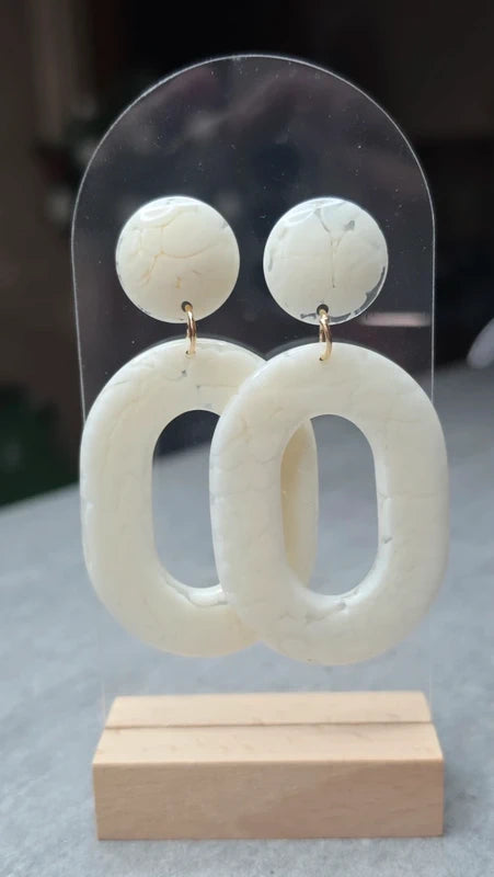 boucles d'oreilles ronde ovale blanc crème effet marbre légère