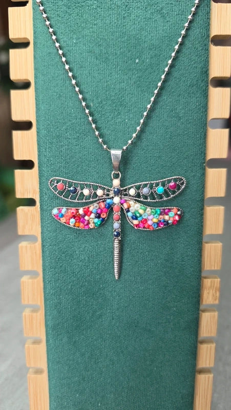collier sautoir vintage papillon libellule perles multicolore argenté ajouré pierre