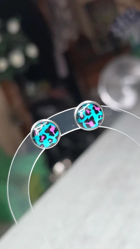 boucles d'oreilles rondes motif léopard turquoise noir rose fuchsia -  tendance