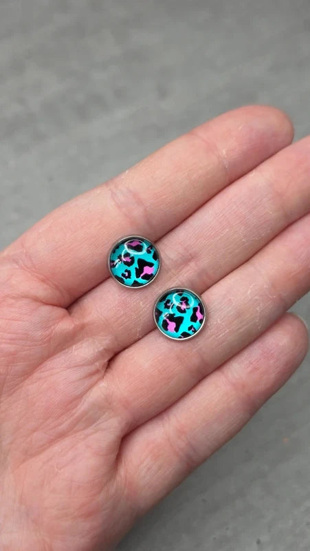 boucles d'oreilles rondes motif léopard turquoise noir rose fuchsia -  tendance