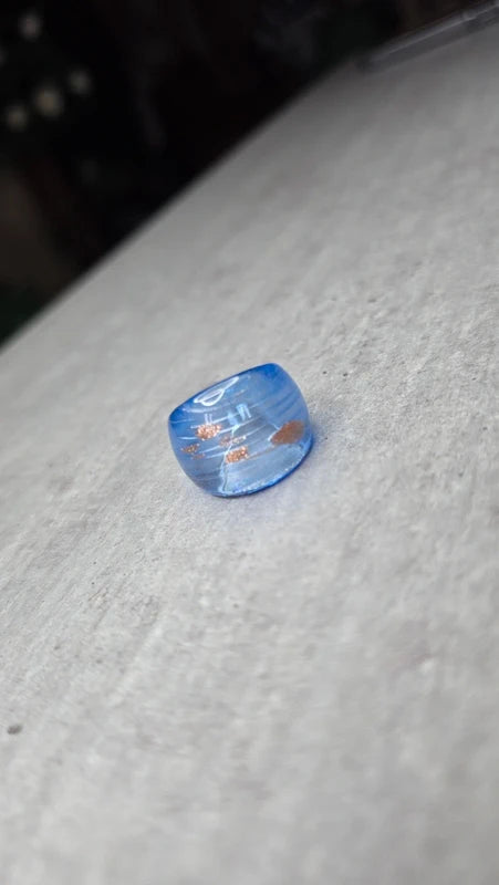 bague en verre soufflé - bleu translucide et paillette cuivrées