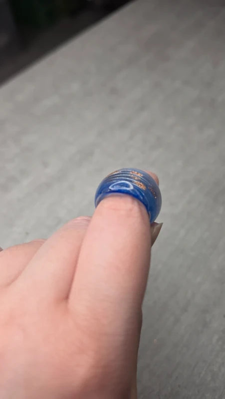 bague en verre soufflé - bleu translucide et paillette cuivrées