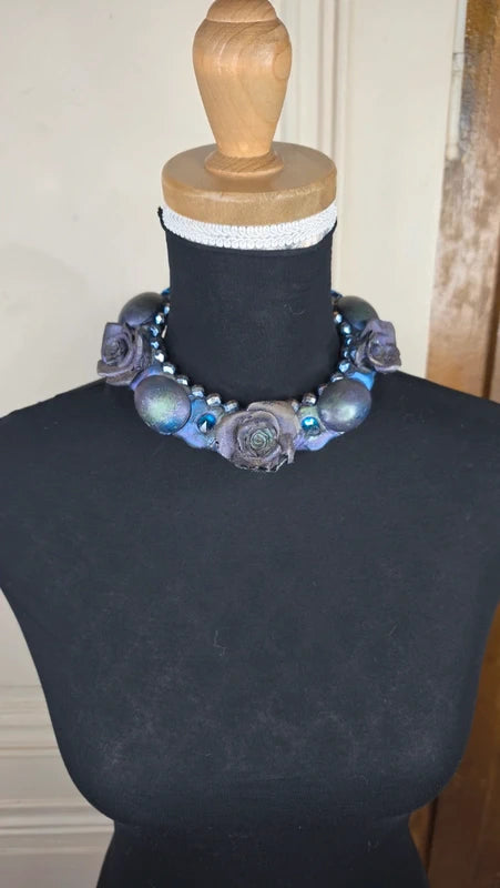 collier dark alternative - fleur rose perles strass pierre vert violet bleu - fantasy
