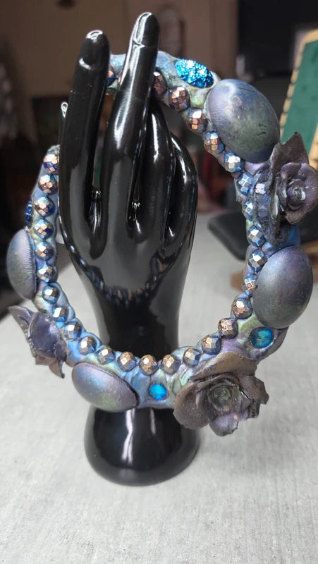 collier dark alternative - fleur rose perles strass pierre vert violet bleu - fantasy