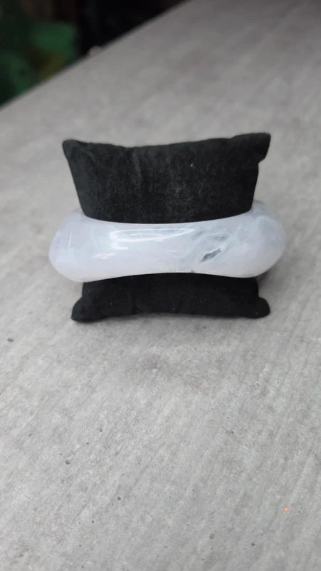 bracelet manchette bangle blanc - nacré blanc nacré - marbré - original