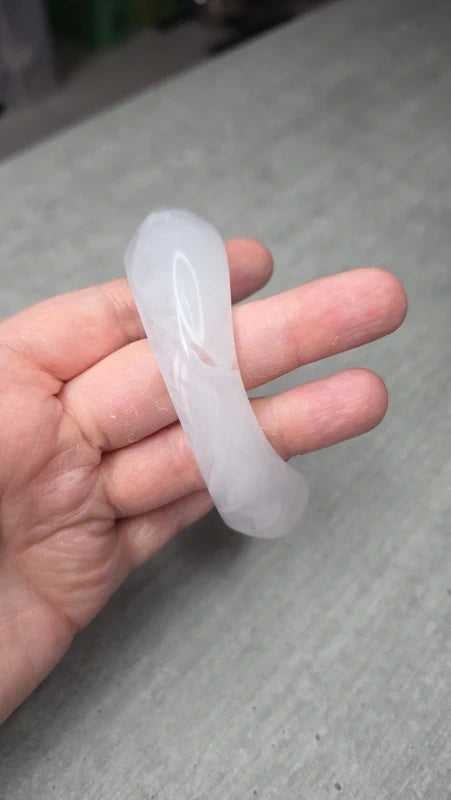 bracelet manchette bangle blanc - nacré blanc nacré - marbré - original