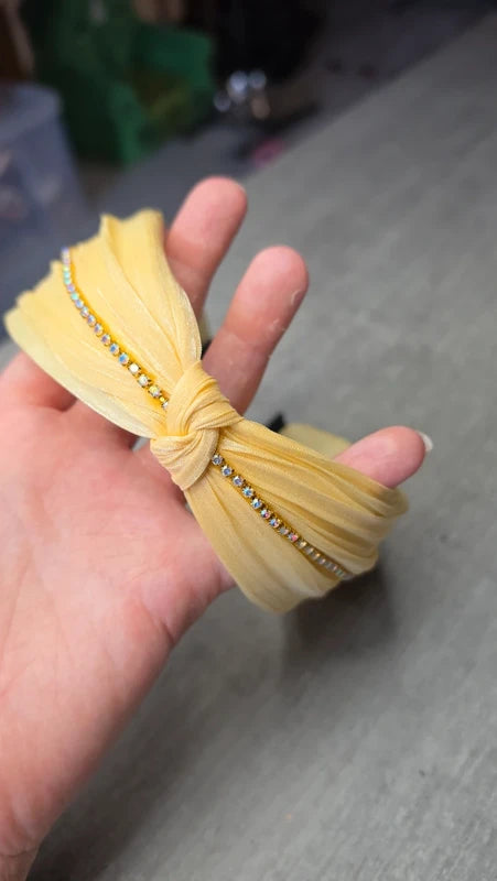 serre tête jaune clair strass noeud femme ou fille brillant tissu satiné