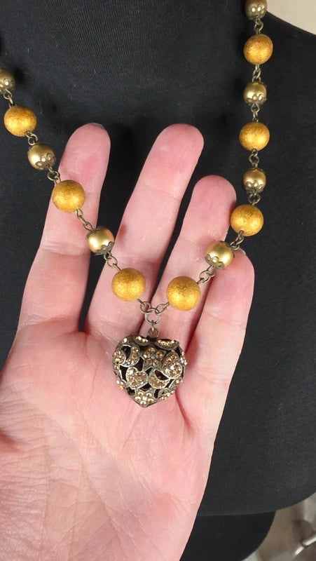 collier vintage - perles doré - pendentif coeur ajouré - strass bronze